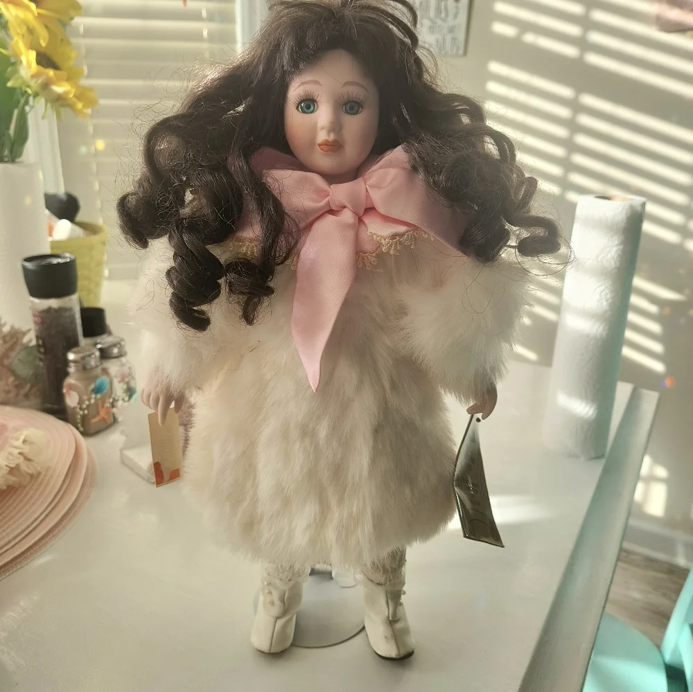 Yours and mine share show Thursday 8th 430pm - Picture 3 of 3